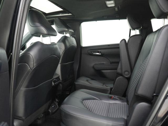 used 2025 Toyota Highlander car, priced at $44,049