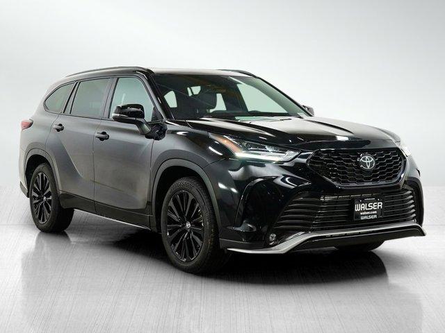 used 2025 Toyota Highlander car, priced at $44,049