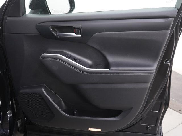 used 2025 Toyota Highlander car, priced at $44,049
