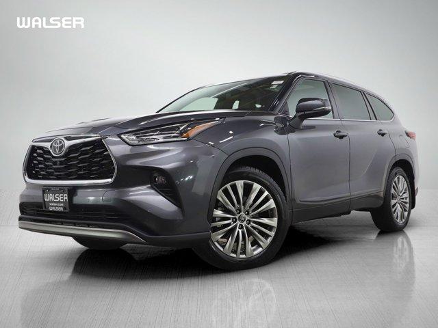 used 2022 Toyota Highlander car, priced at $38,499