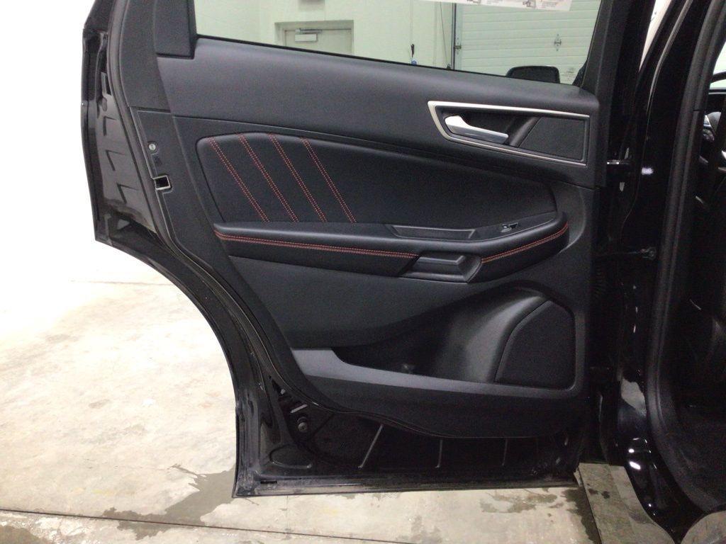 used 2024 Ford Edge car, priced at $30,600