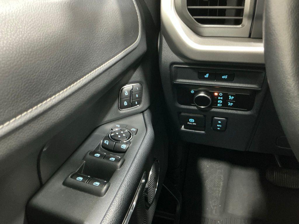 used 2024 Ford Expedition car, priced at $44,500