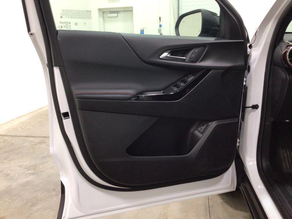 used 2025 Chevrolet Equinox car, priced at $30,500