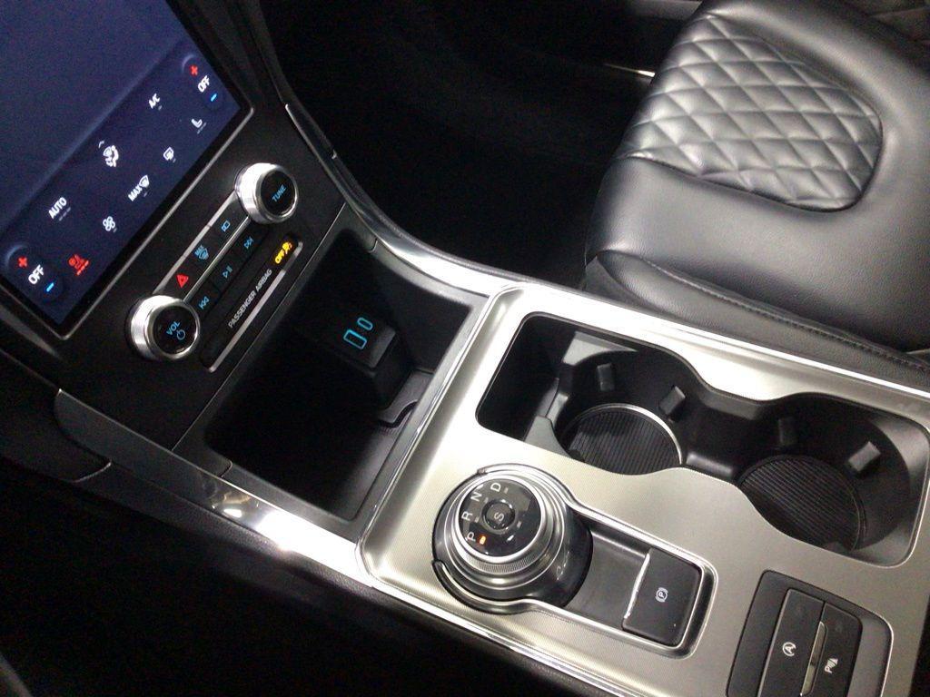 used 2024 Ford Edge car, priced at $29,600