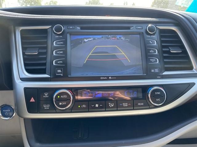 used 2014 Toyota Highlander Hybrid car, priced at $15,995