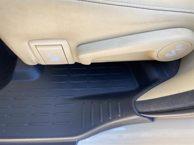 used 2014 Toyota Highlander car, priced at $19,995