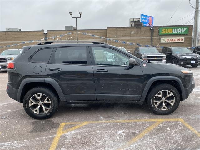 used 2015 Jeep Cherokee car, priced at $11,995