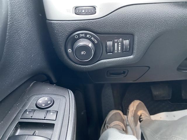 used 2015 Jeep Cherokee car, priced at $11,995