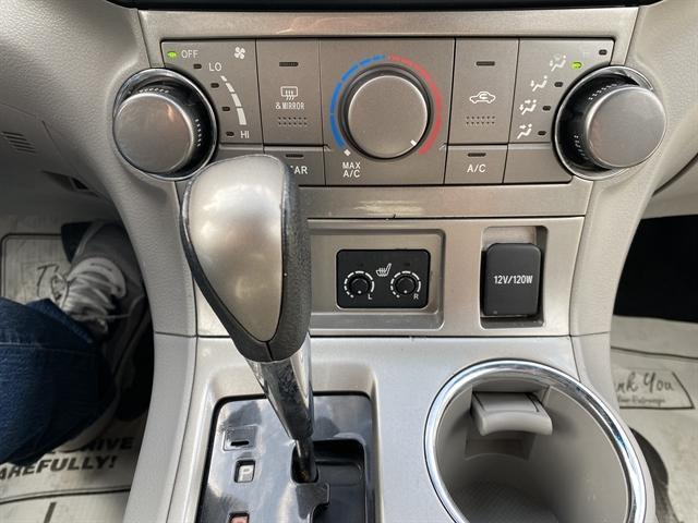 used 2013 Toyota Highlander car, priced at $11,995