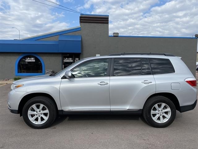 used 2013 Toyota Highlander car, priced at $11,995