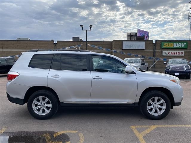 used 2013 Toyota Highlander car, priced at $11,995