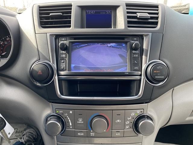 used 2013 Toyota Highlander car, priced at $11,995