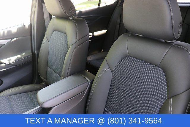 new 2025 Buick Envista car, priced at $25,560