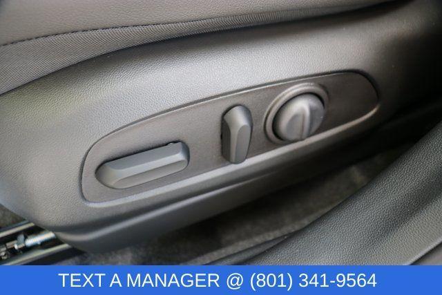 new 2025 Buick Envista car, priced at $25,695