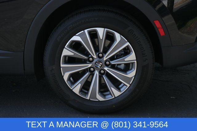 new 2025 Buick Envision car, priced at $36,134