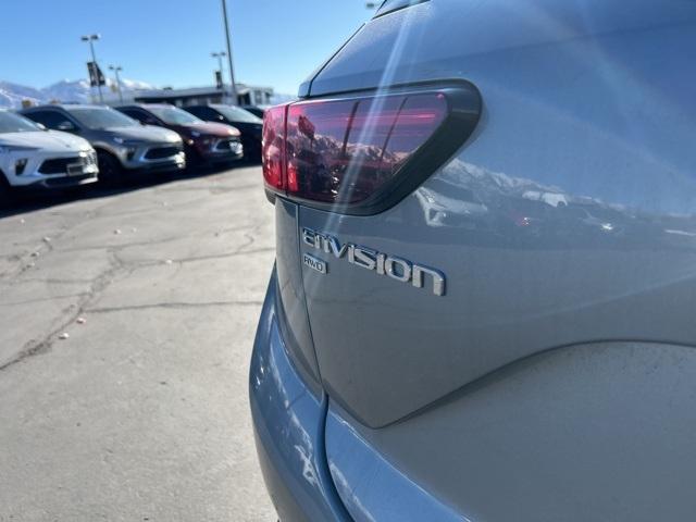 new 2025 Buick Envision car, priced at $33,586