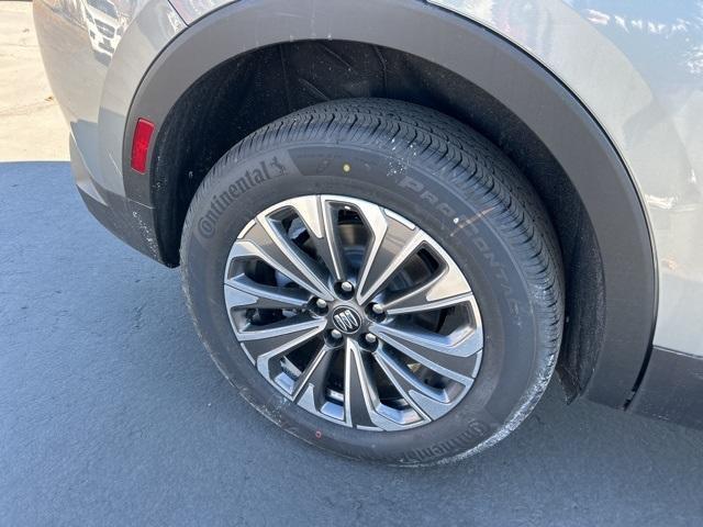 new 2025 Buick Envision car, priced at $33,586