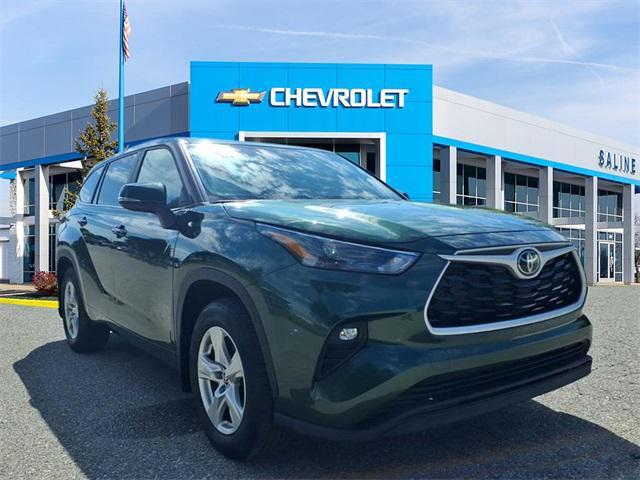 used 2024 Toyota Highlander car, priced at $35,622