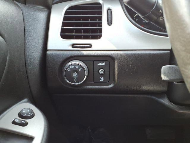 used 2006 Chevrolet Monte Carlo car, priced at $9,507