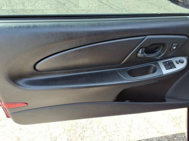 used 2006 Chevrolet Monte Carlo car, priced at $9,507