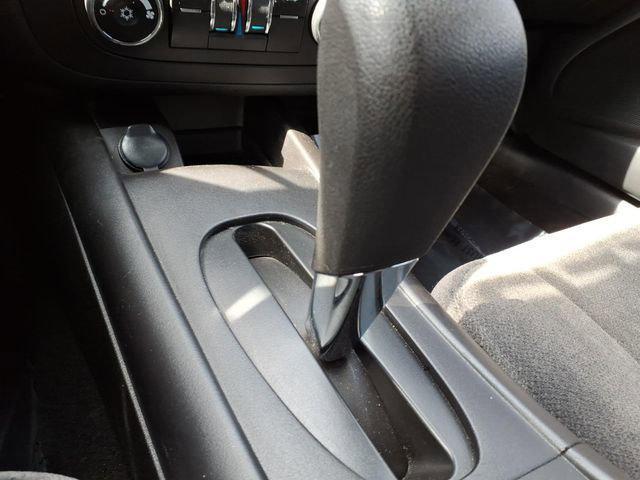 used 2006 Chevrolet Monte Carlo car, priced at $9,507