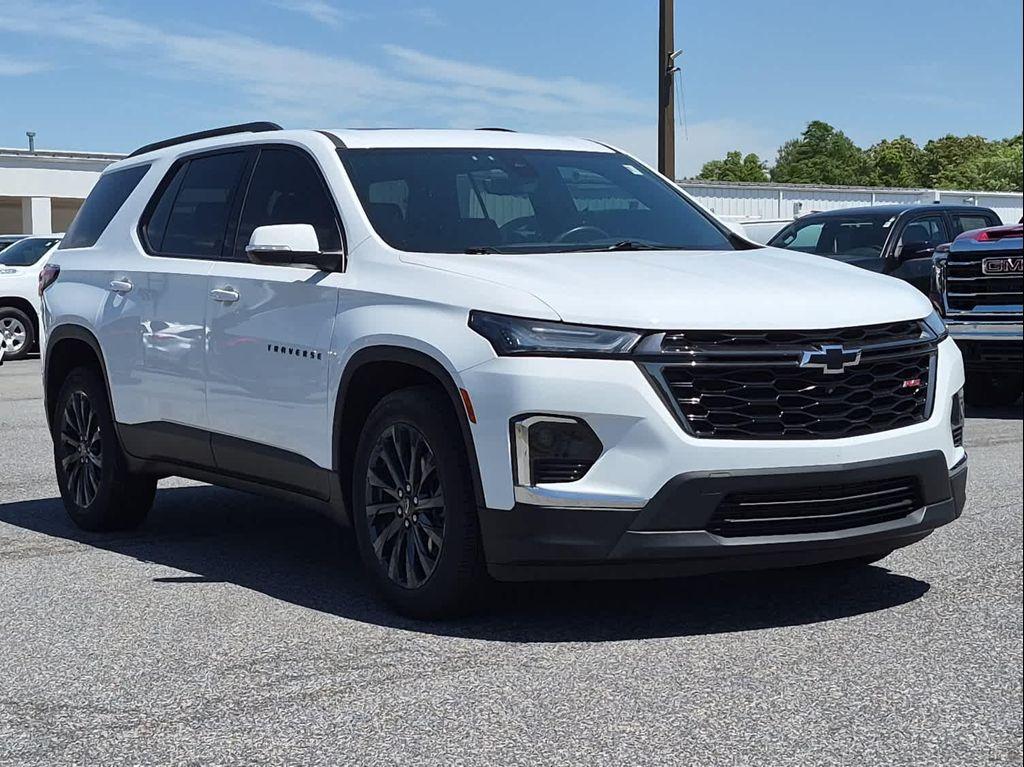 used 2022 Chevrolet Traverse car, priced at $29,087