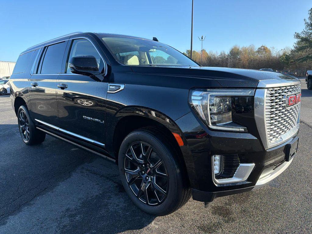 used 2023 GMC Yukon XL car, priced at $54,888