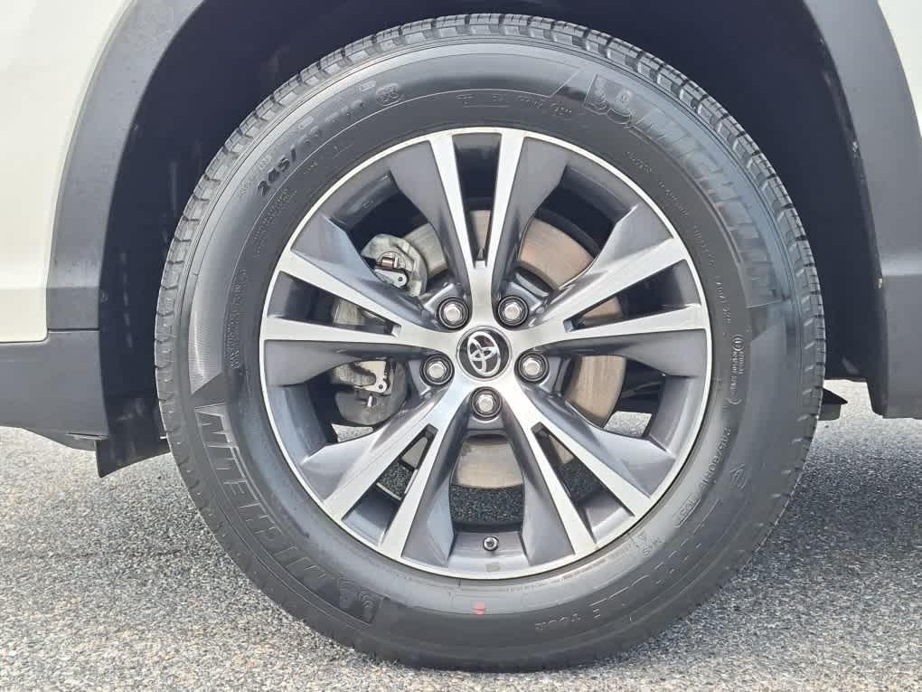 used 2017 Toyota Highlander car, priced at $27,796