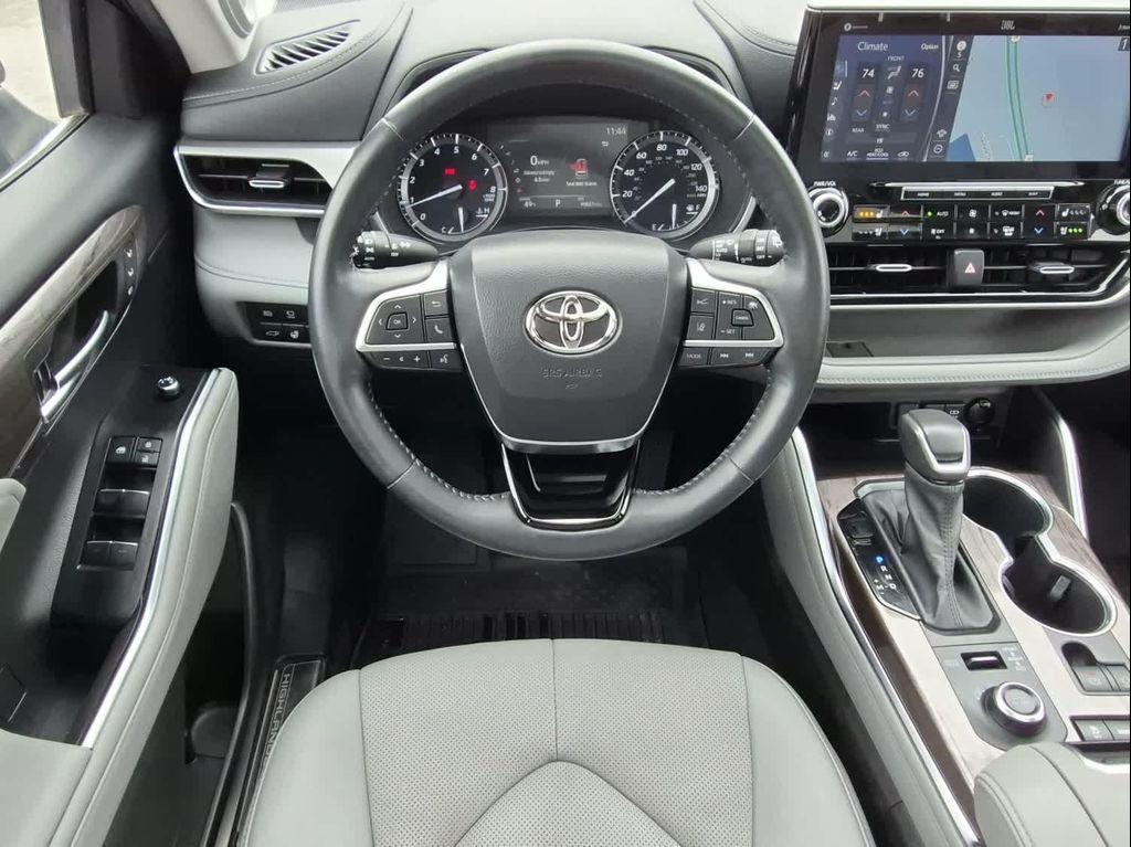used 2021 Toyota Highlander car, priced at $30,858