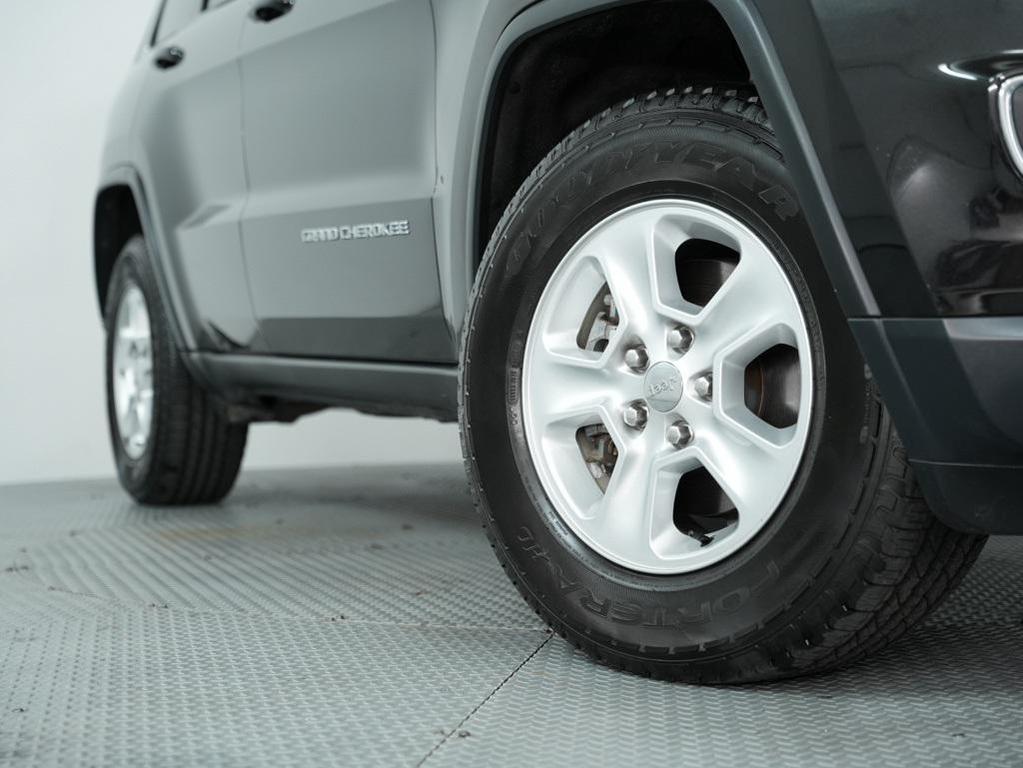 used 2016 Jeep Grand Cherokee car, priced at $15,500