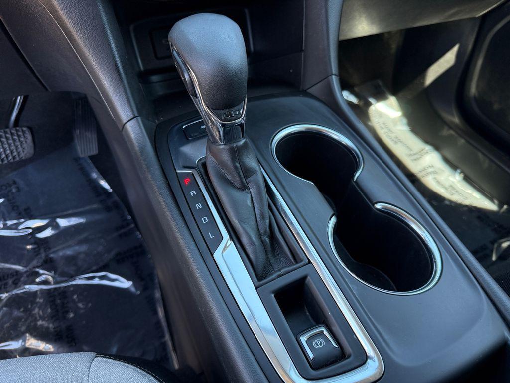 used 2022 Chevrolet Equinox car, priced at $17,000