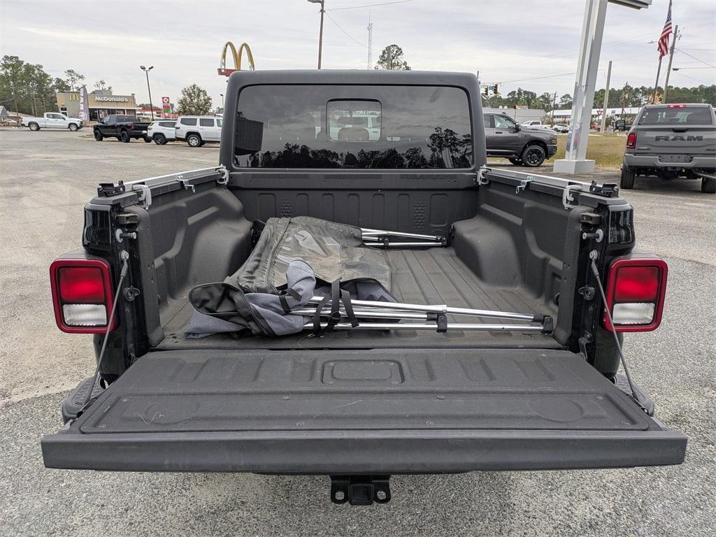 used 2022 Jeep Gladiator car, priced at $27,995