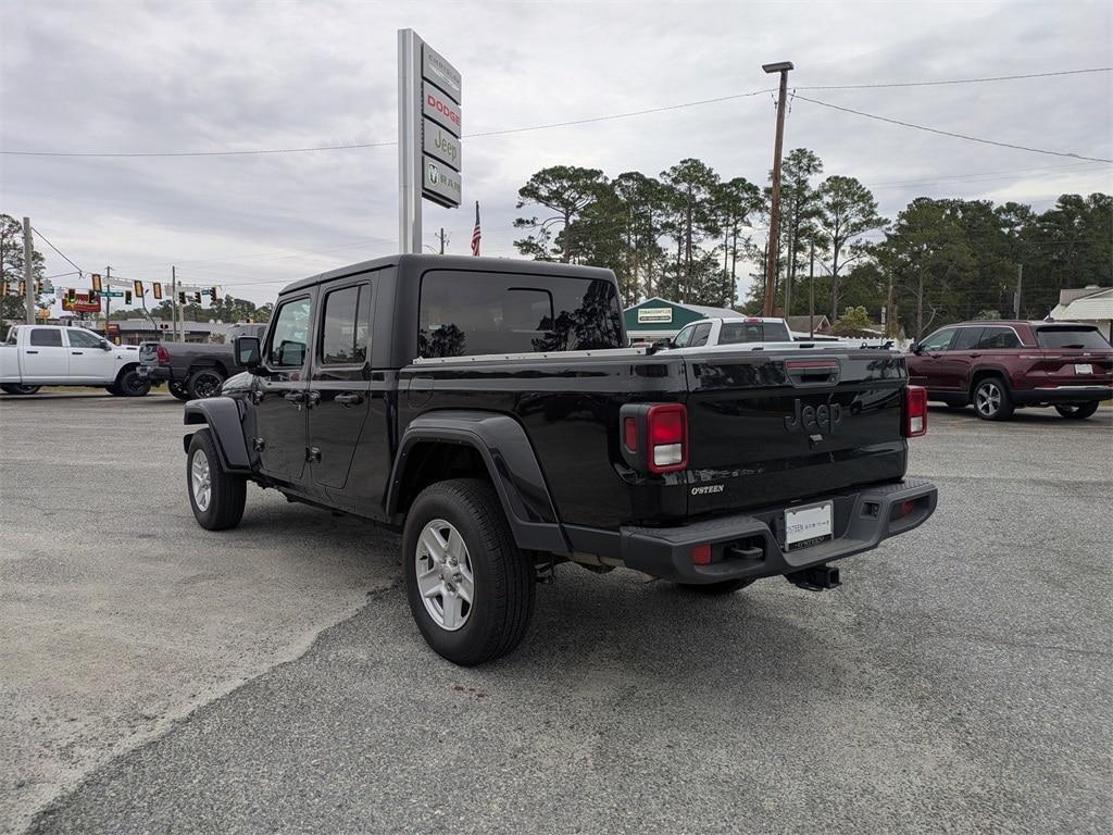 used 2022 Jeep Gladiator car, priced at $27,995