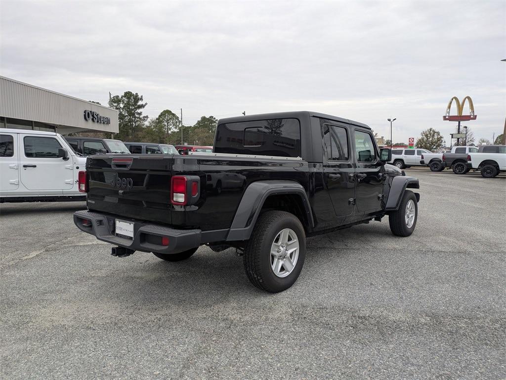 used 2022 Jeep Gladiator car, priced at $27,995