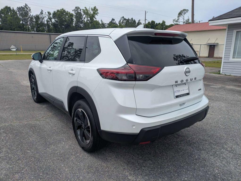 used 2025 Nissan Rogue car, priced at $25,895