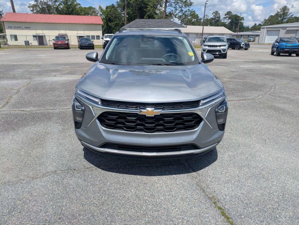 used 2025 Chevrolet Trax car, priced at $24,095