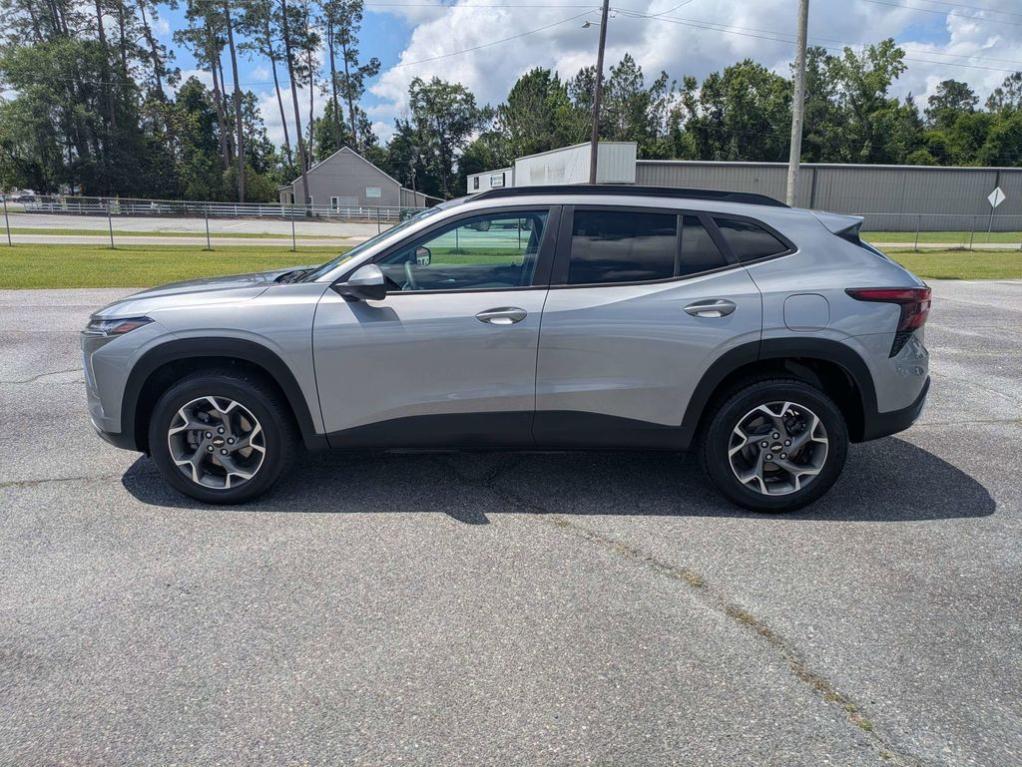 used 2025 Chevrolet Trax car, priced at $24,095