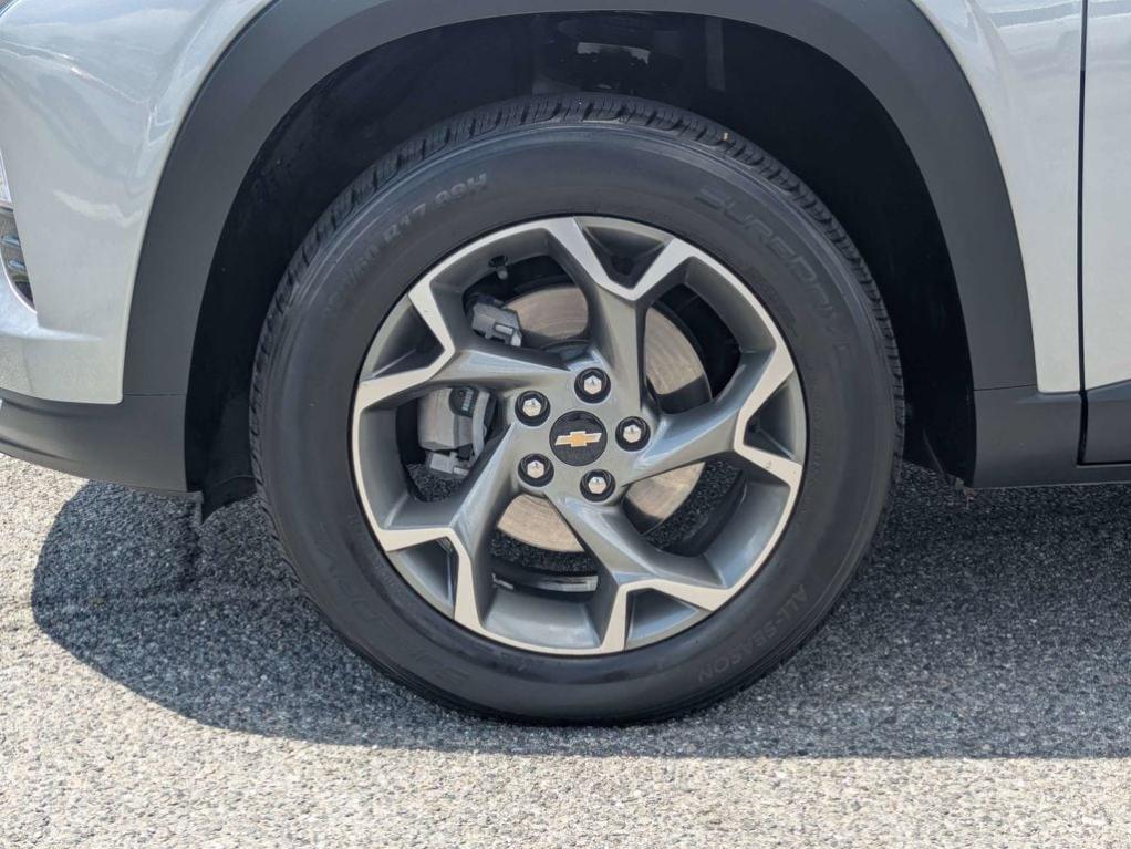 used 2025 Chevrolet Trax car, priced at $22,194