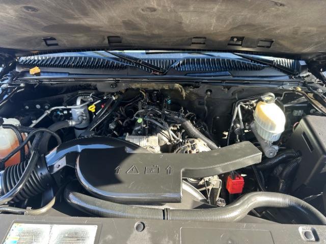 used 2005 Chevrolet Suburban car, priced at $11,997