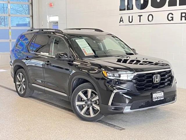 used 2025 Honda Pilot car, priced at $46,998