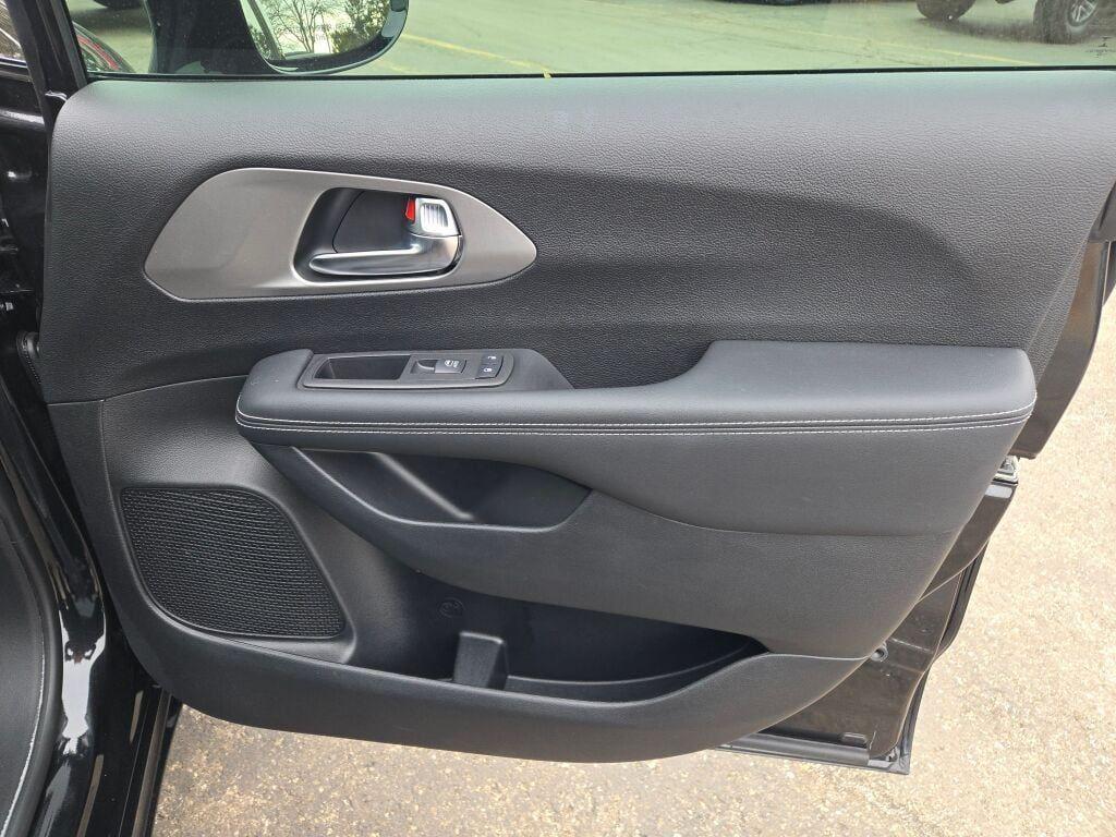 used 2023 Chrysler Pacifica car, priced at $37,993