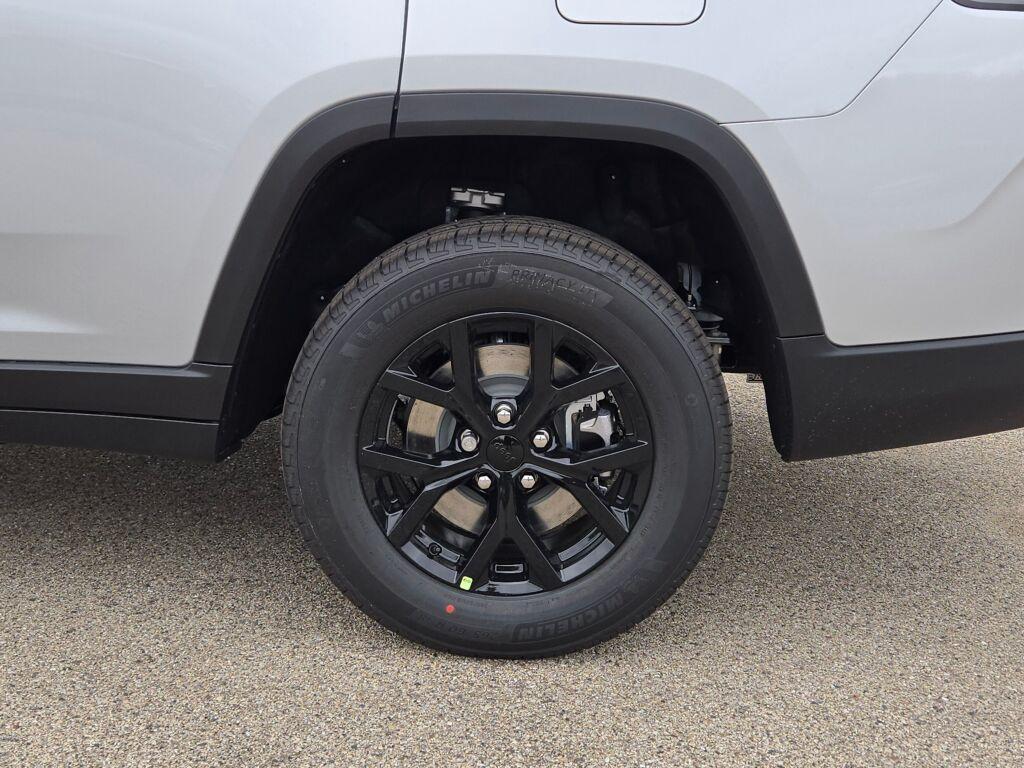 new 2025 Jeep Grand Cherokee L car, priced at $40,000