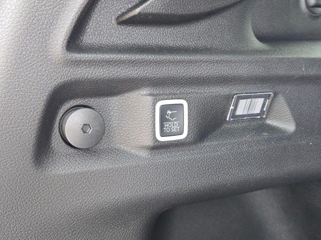 new 2025 Jeep Grand Cherokee L car, priced at $40,000