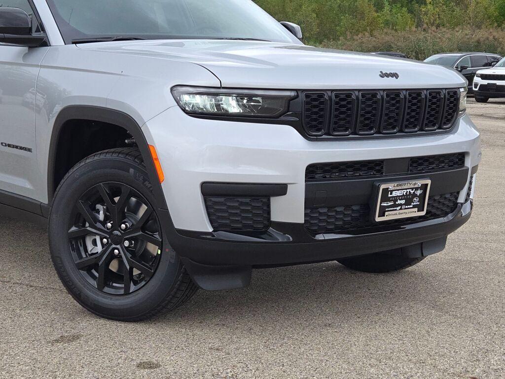 new 2025 Jeep Grand Cherokee L car, priced at $40,000