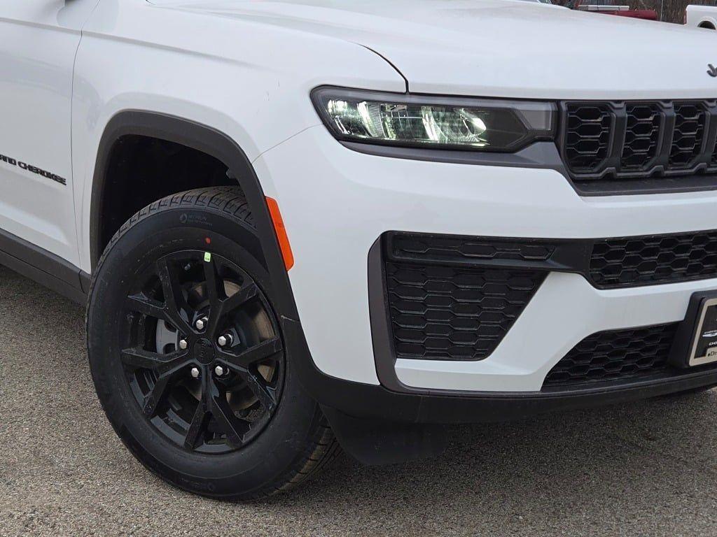 new 2026 Jeep Grand Cherokee car, priced at $45,876