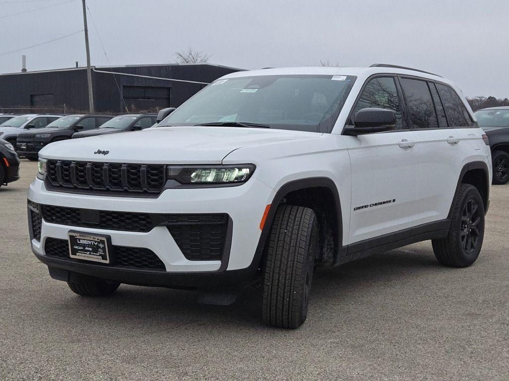 new 2026 Jeep Grand Cherokee car, priced at $45,876