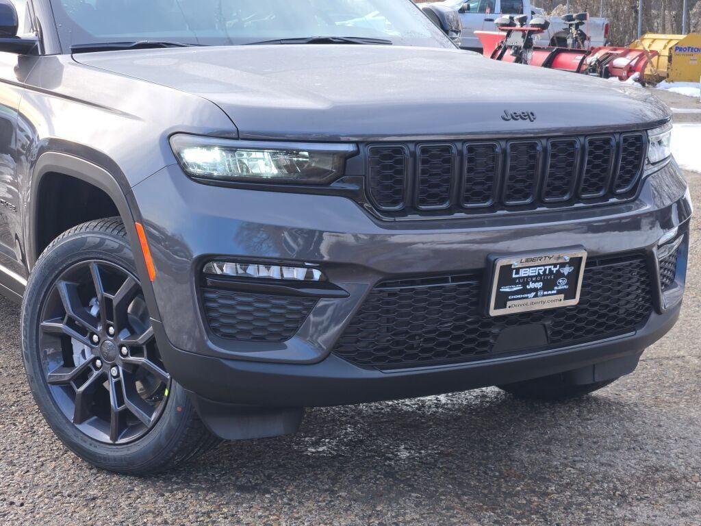 new 2025 Jeep Grand Cherokee car, priced at $44,250