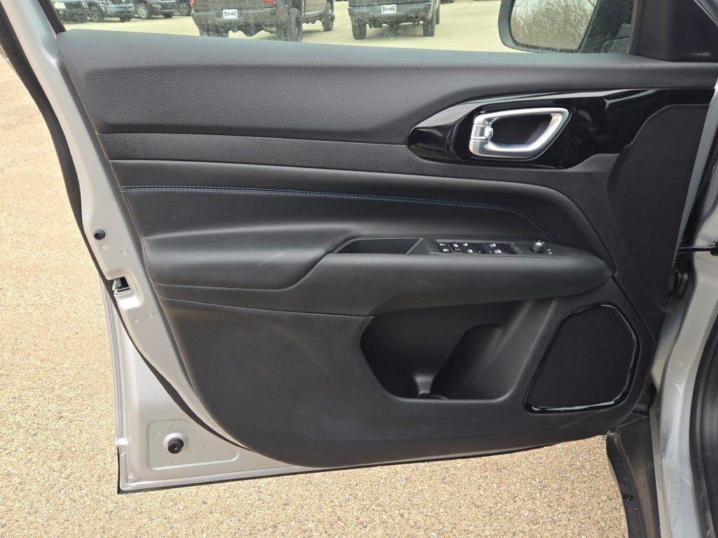 new 2026 Jeep Compass car, priced at $31,290