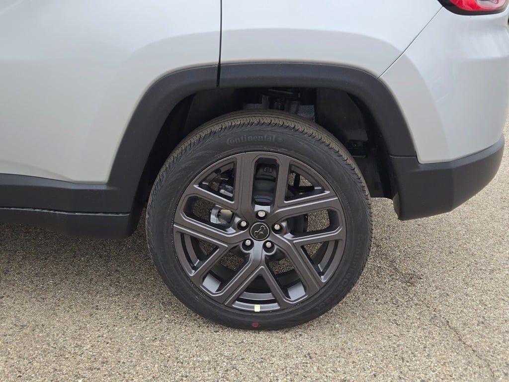 new 2026 Jeep Compass car, priced at $31,290