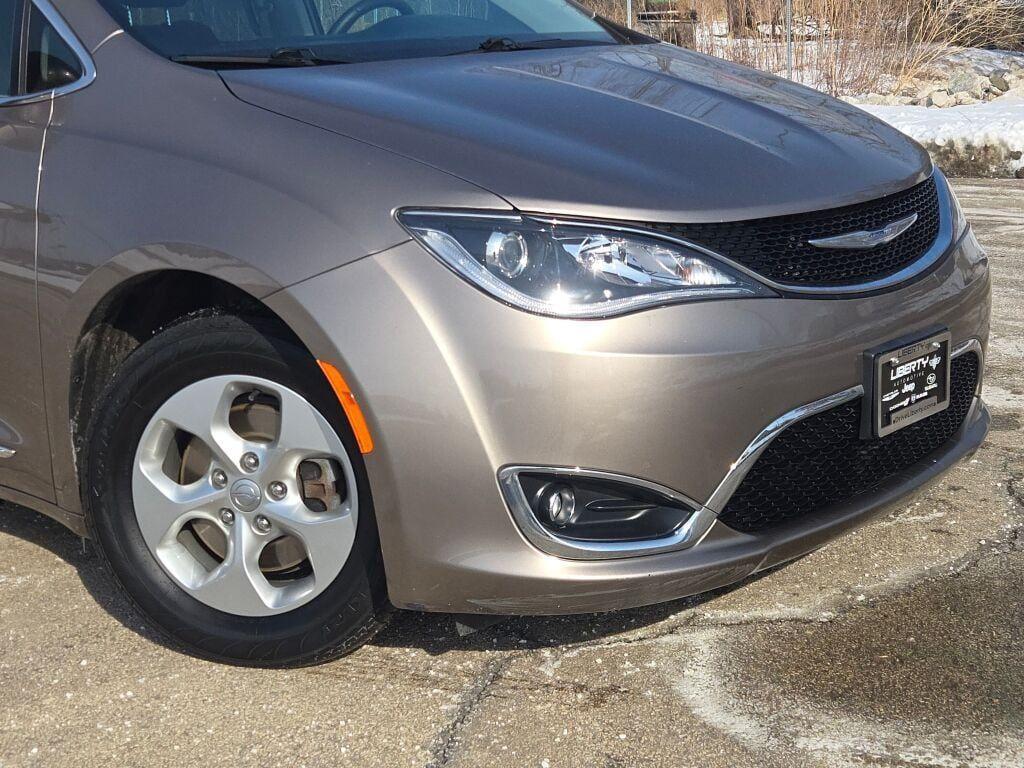 used 2017 Chrysler Pacifica car, priced at $13,482